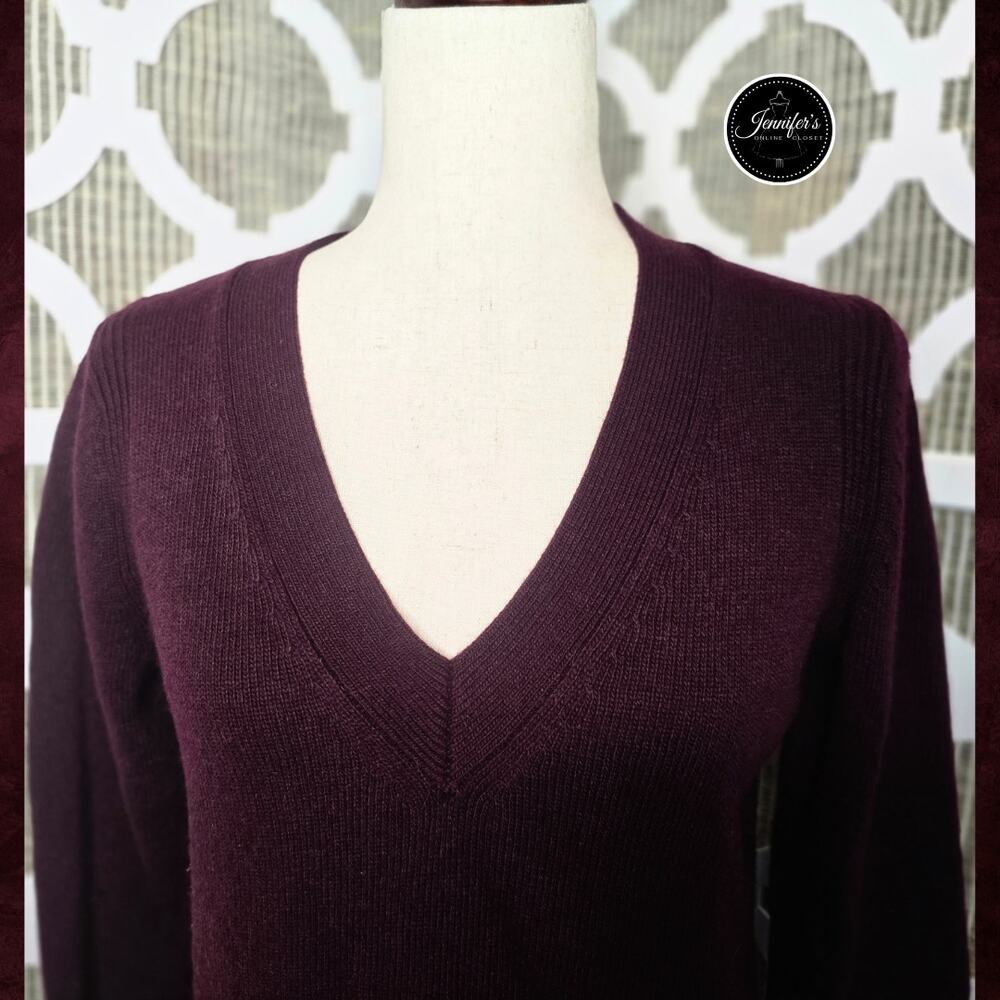 Banana Republic Women's Maroon Merino Wool Blend Button Back Sweater Size M - Picture 4 of 10